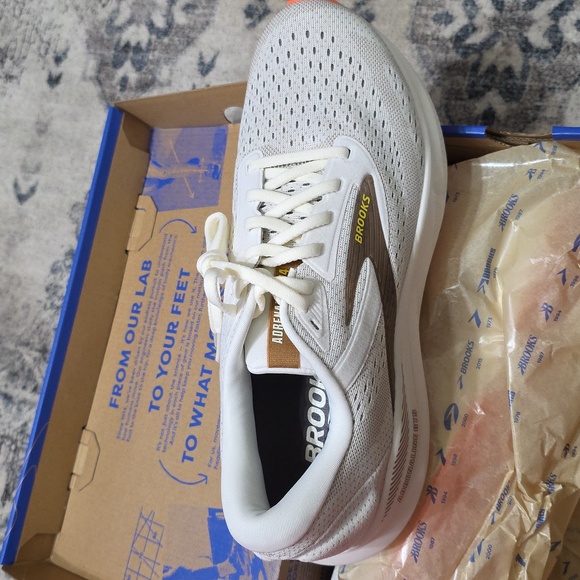 BROOKS ADRENALINE GTS 24 SHOES - Picture 8 of 12